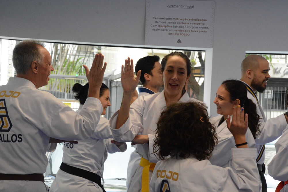 Famílias treinando juntas na Dojo Artes Marciais